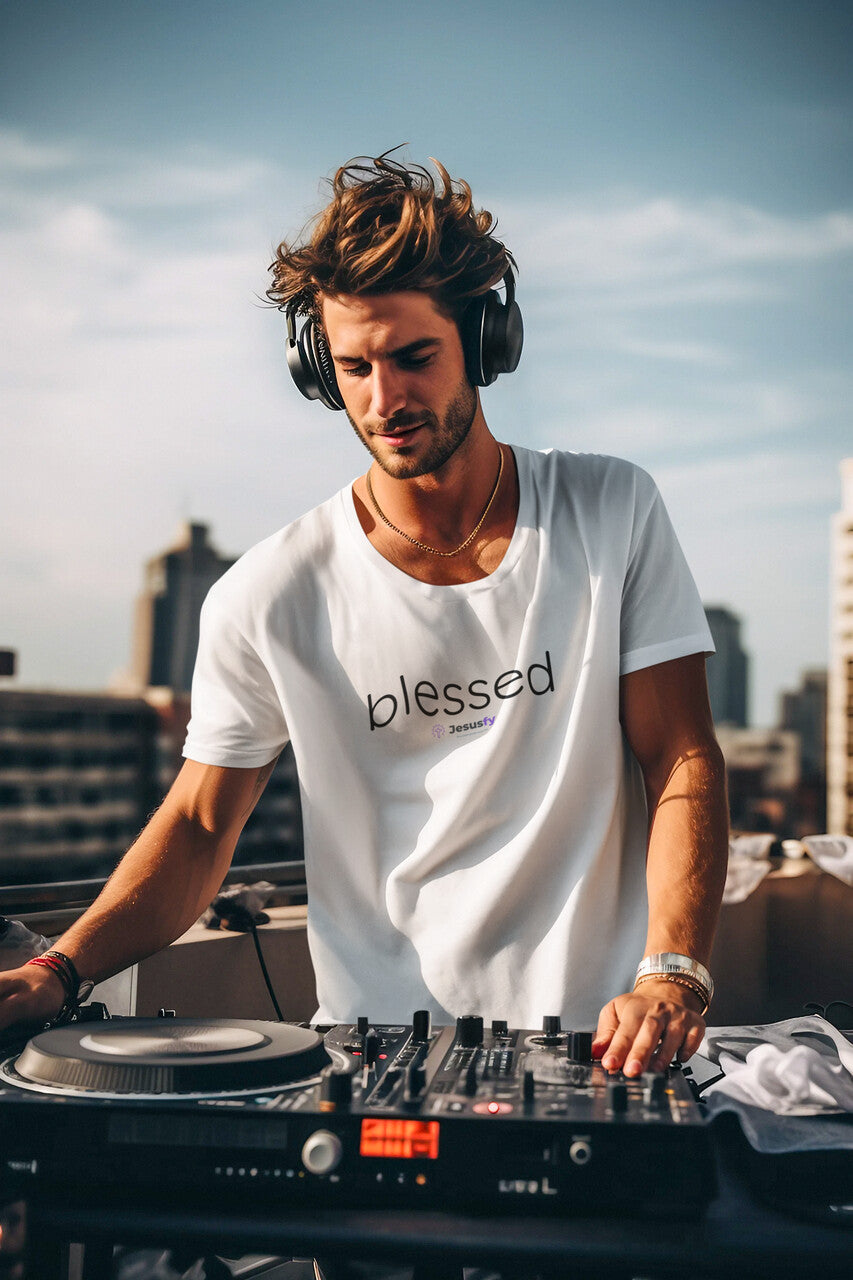 Camiseta Masculina Classica Blessed Jesusfy